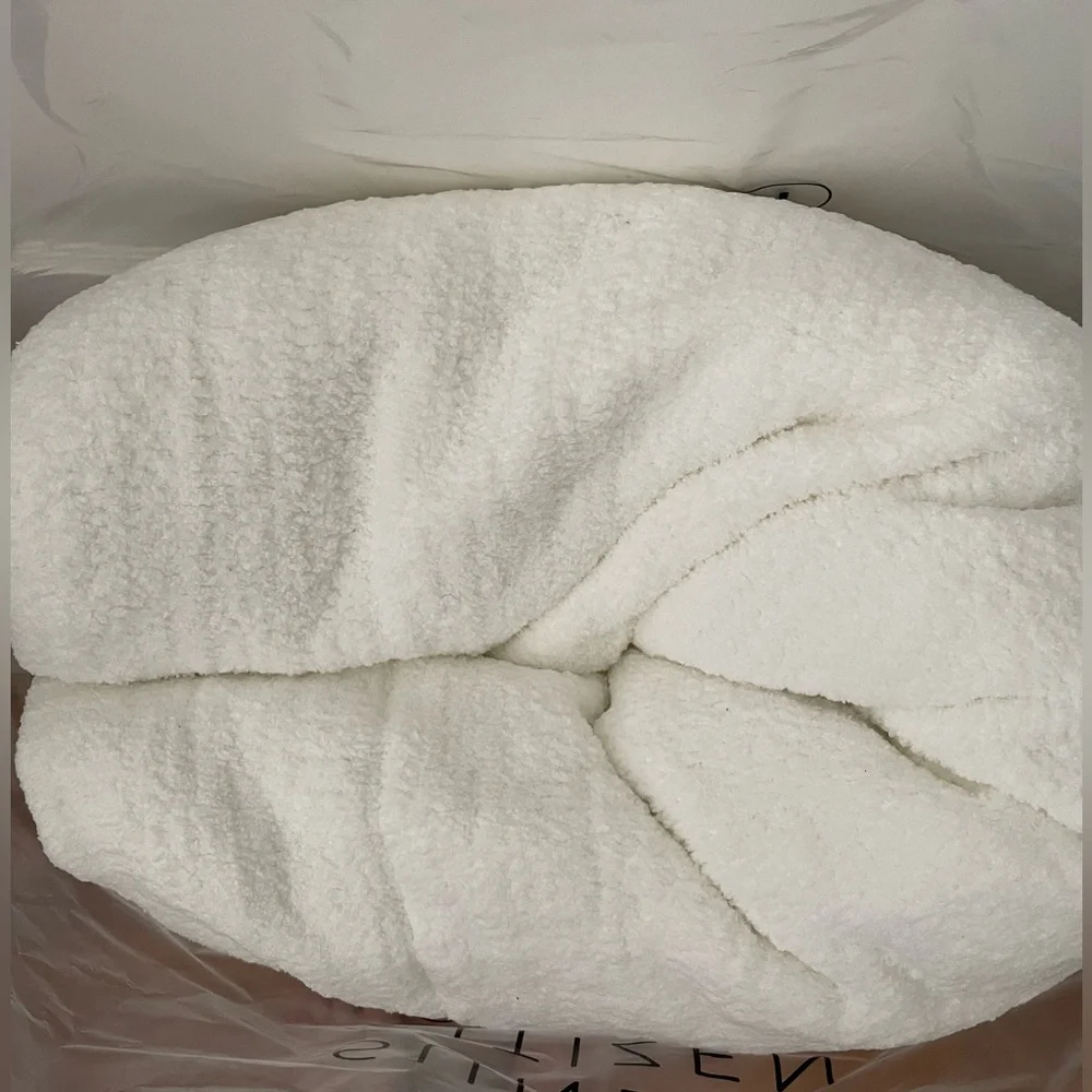 Sunday Citizen Snug Comforter- New! ✨